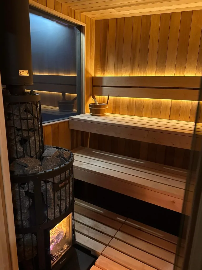 Sauna & Hot tub unit - Twilight Retreat - Image 2