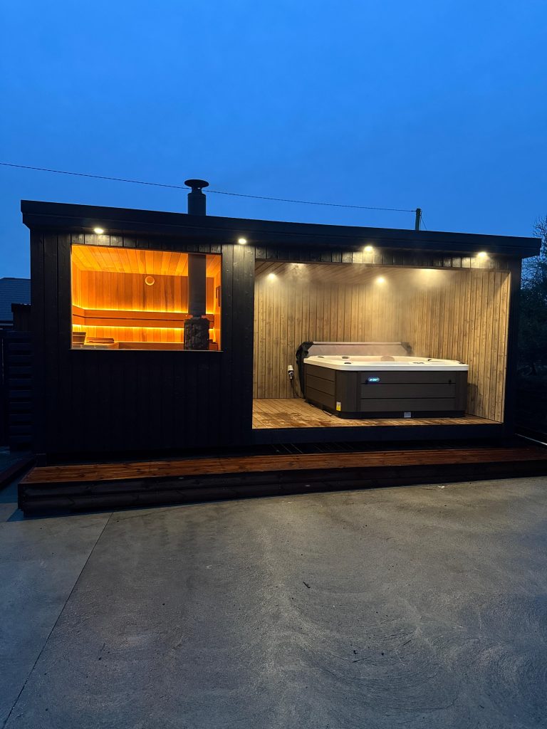 Sauna & Hot tub unit - Twilight Retreat - Image 3