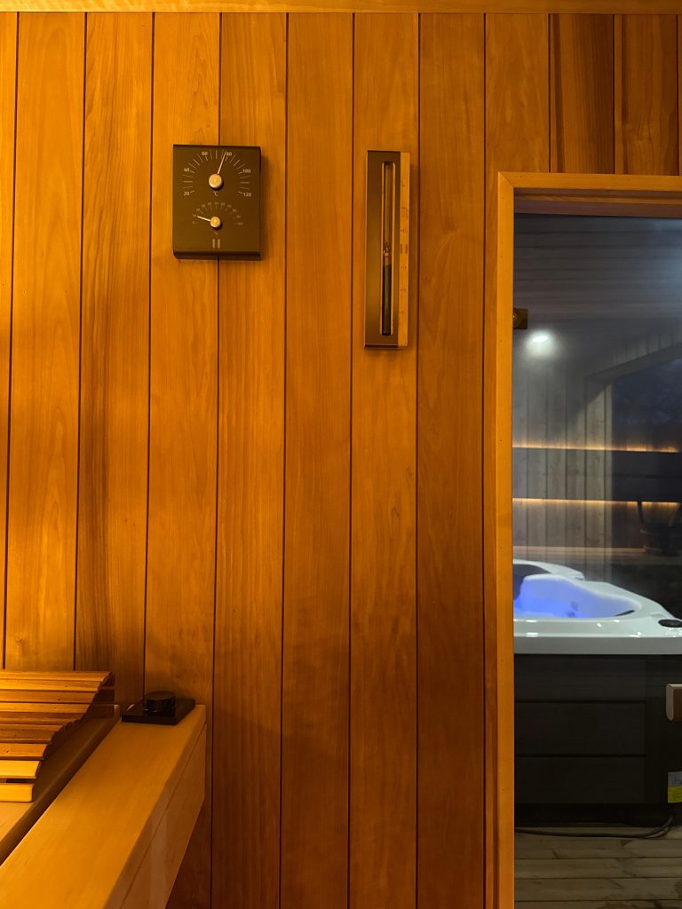 Sauna & Hot tub unit - Twilight Retreat - Image 4